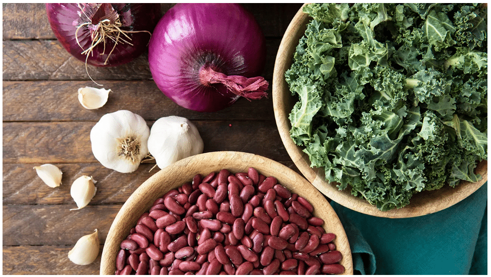 Healthy Red Onions, kidney beans, and kale